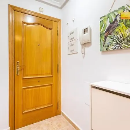Apartment Sunny In ,100 Meters From Locos *